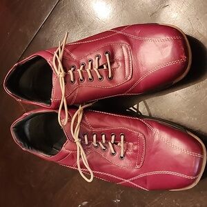 Bass Red Leather lace up shoes. Women's size 10. Gently worn.  Bundle and save!